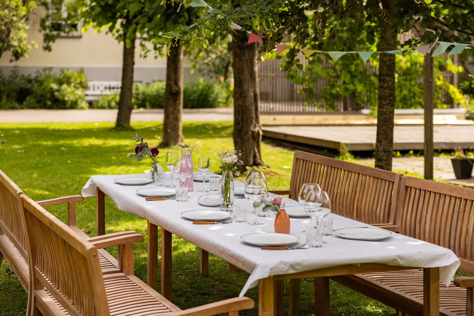 Skjermet bakgård som kan benyttes av beboerne. Galleribilde