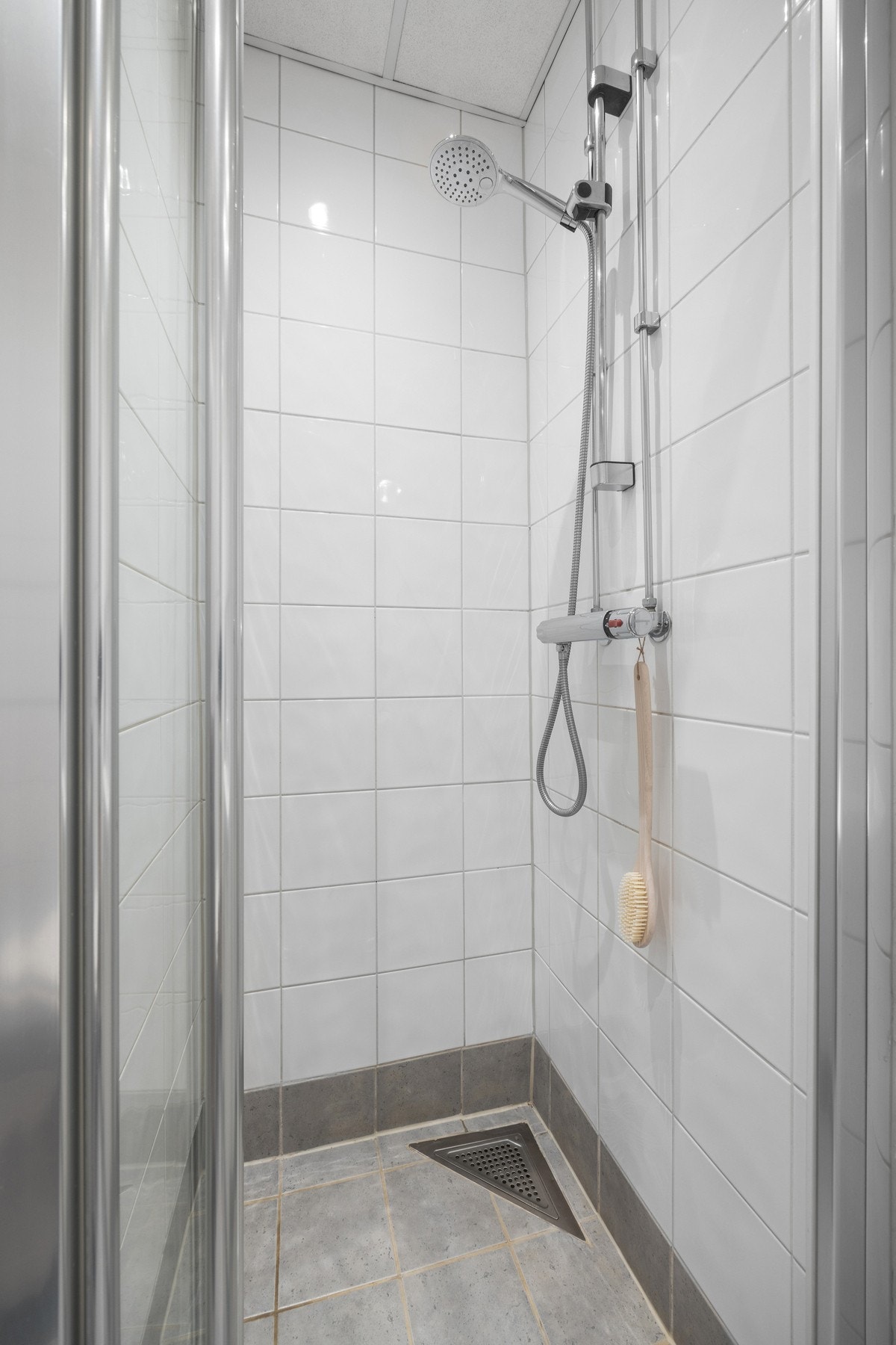 Egen nisje til dusj på badet. Galleribilde