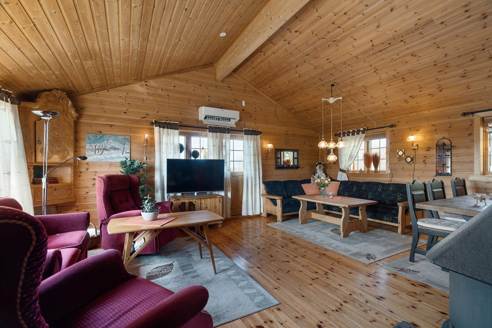 Åpen stue-kjøkkenløsning på til sammen 37,8 kvm Galleribilde