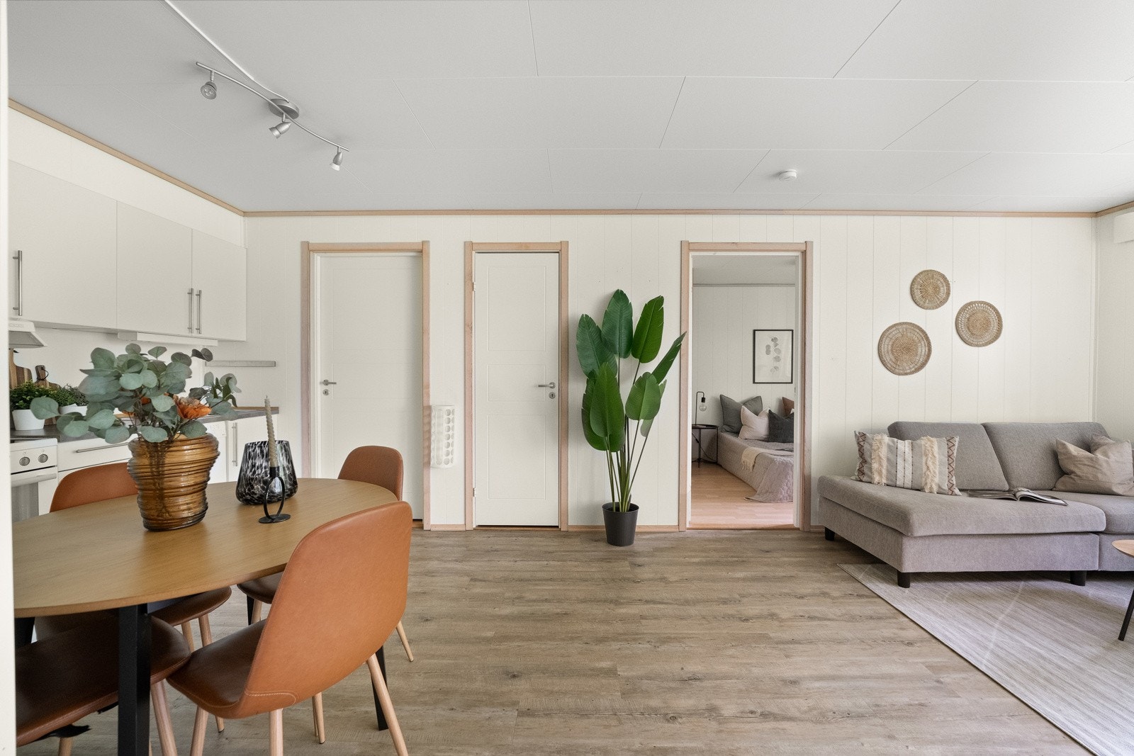 Leiligheten har en praktisk og åpen planløsning, som gjør at den er enkel å møblere etter eget behov Galleribilde