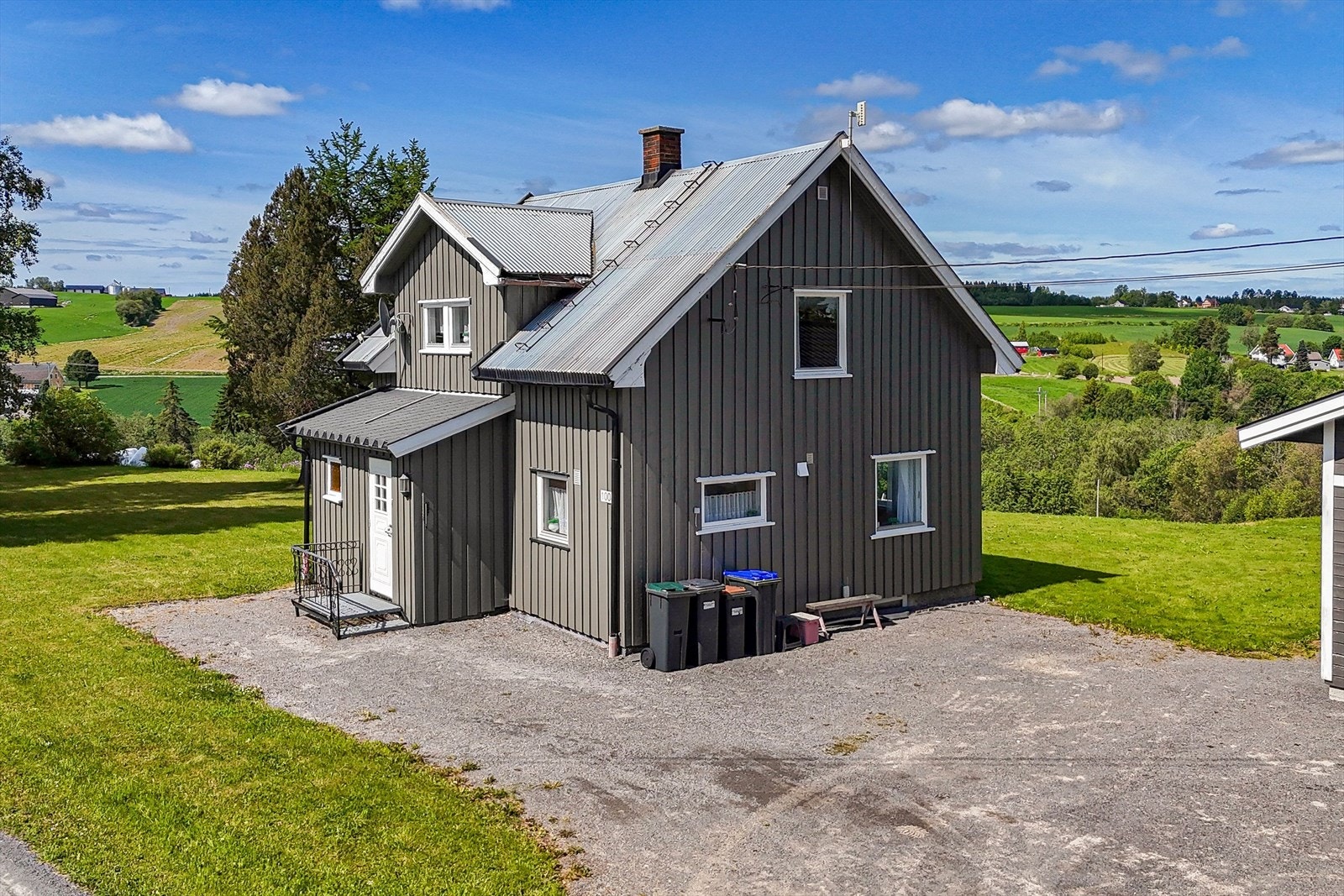 Fasade av boligen. Galleribilde