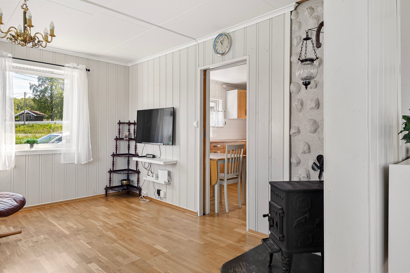 Oppvarming med vedovn og varmepumpe. Galleribilde