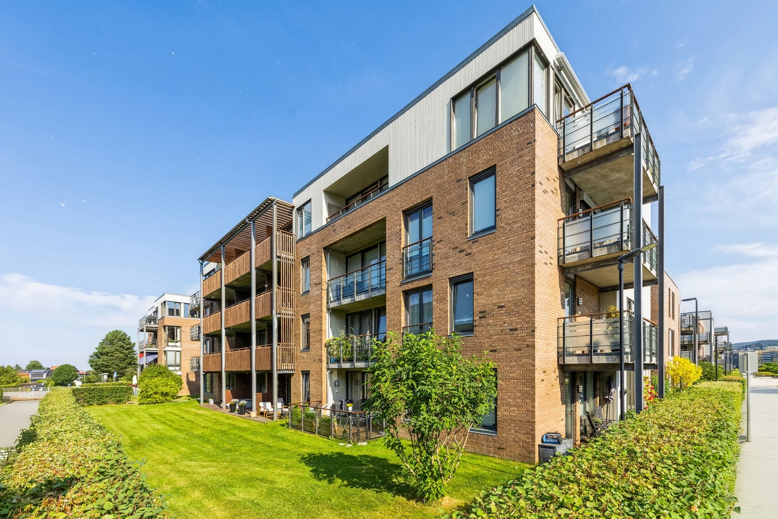 En moderne 2-roms selveierleilighet med fantatastisk beliggenhet på Persaunet. Galleribilde