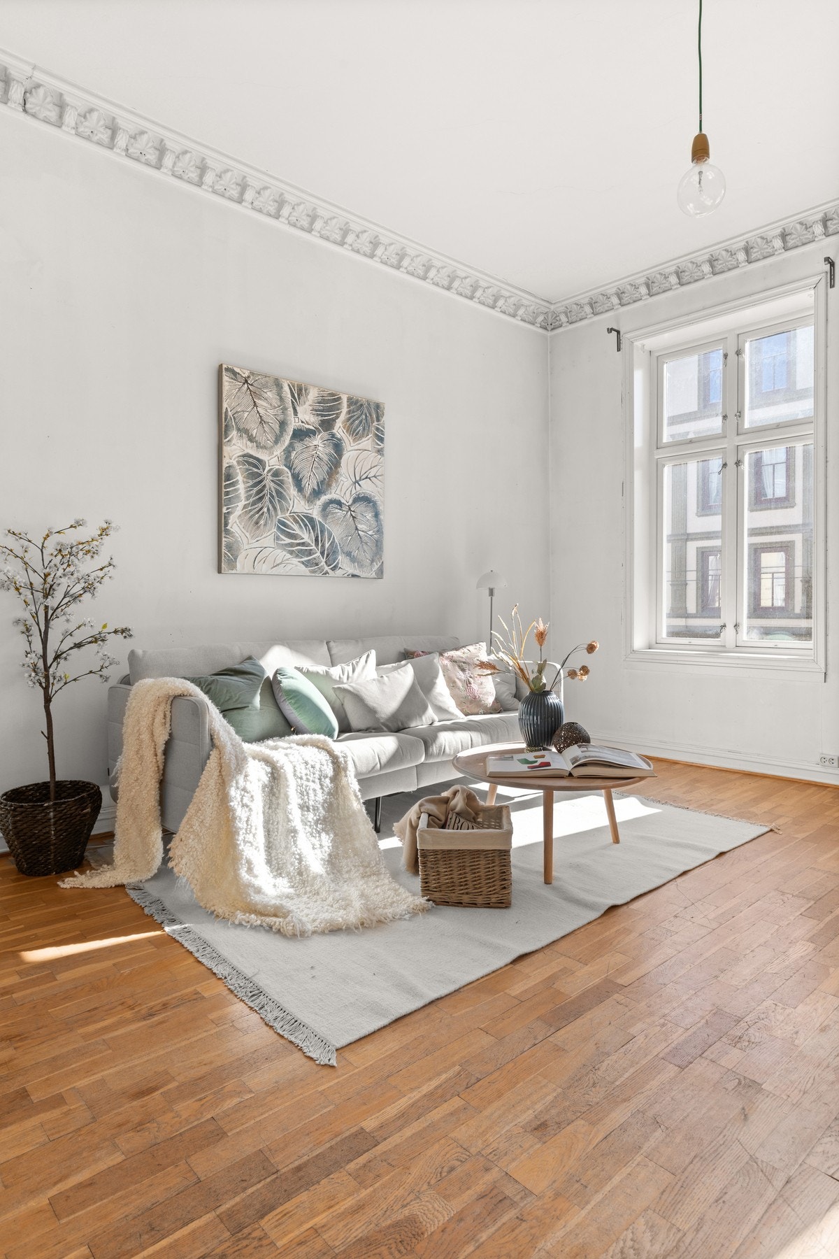 Flott lys i kombinasjon med takhøyden. Galleribilde