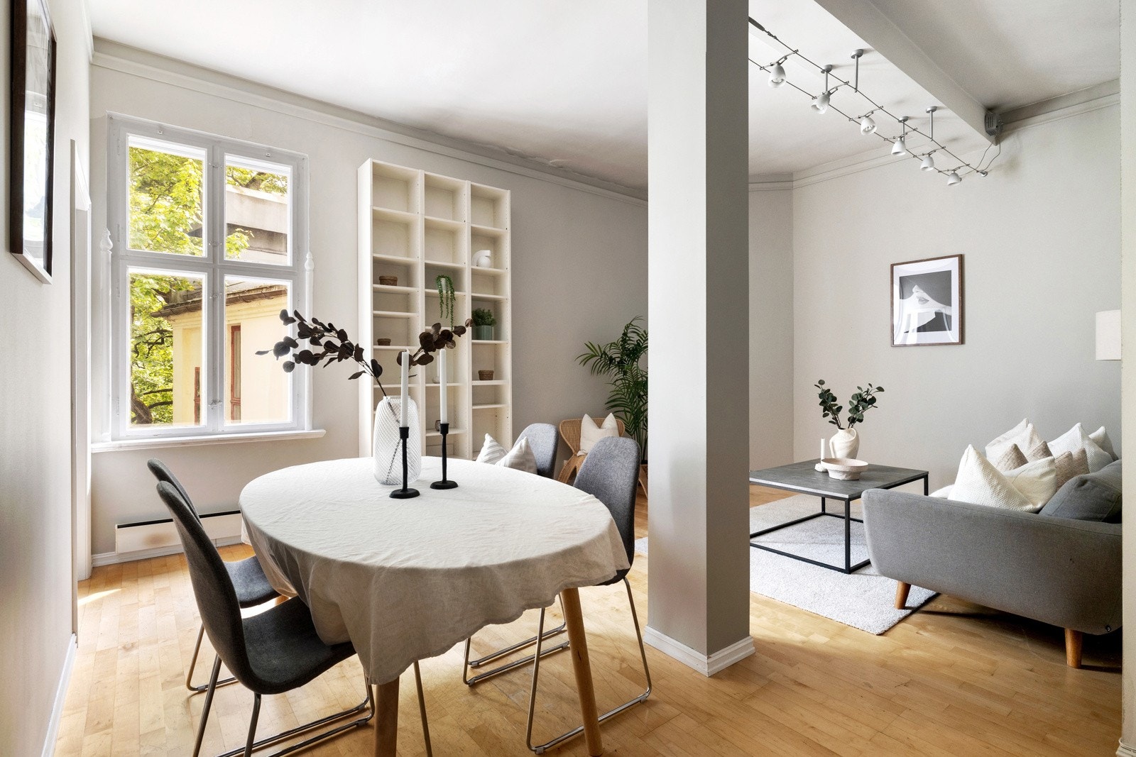 Velkommen til Parkveien 8 - Her har vi gleden av å presentere en sjarmerende 2-roms i en flott og ærverdig bygård, med ettertraktet beliggenhet på Homansbyen i bydel Frogner. Galleribilde