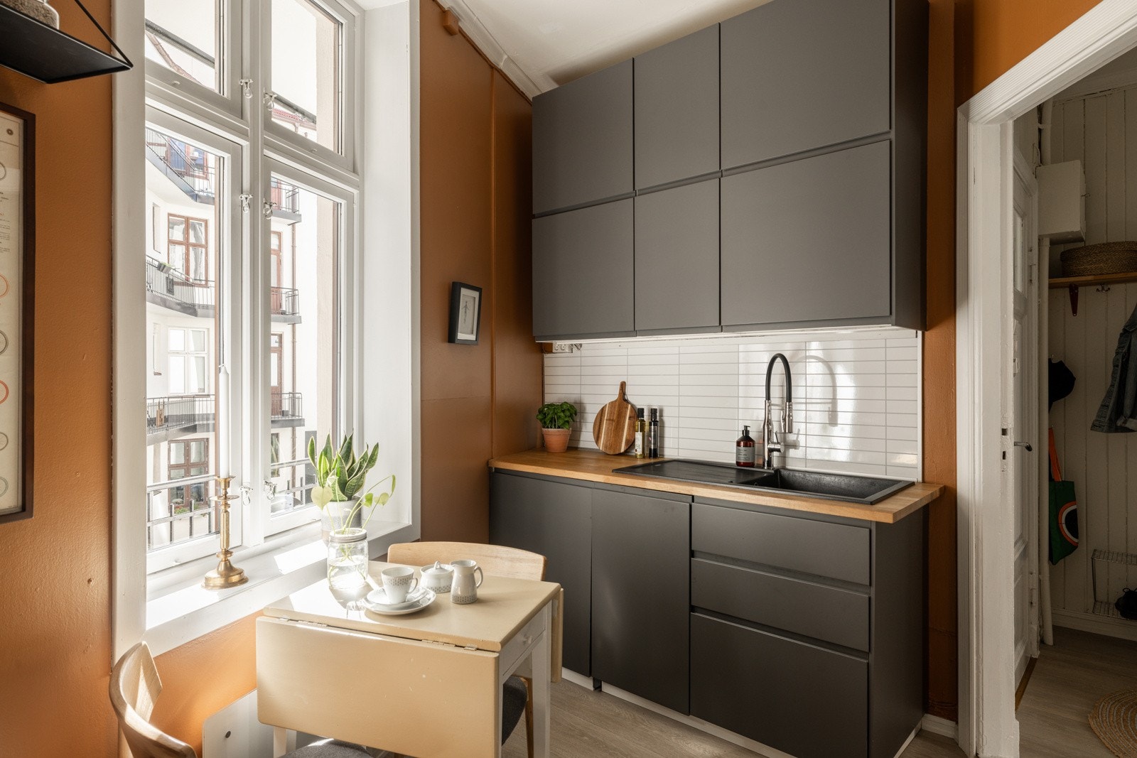 Moderne og stilrent kjøkken oppgradert i 2020. Galleribilde