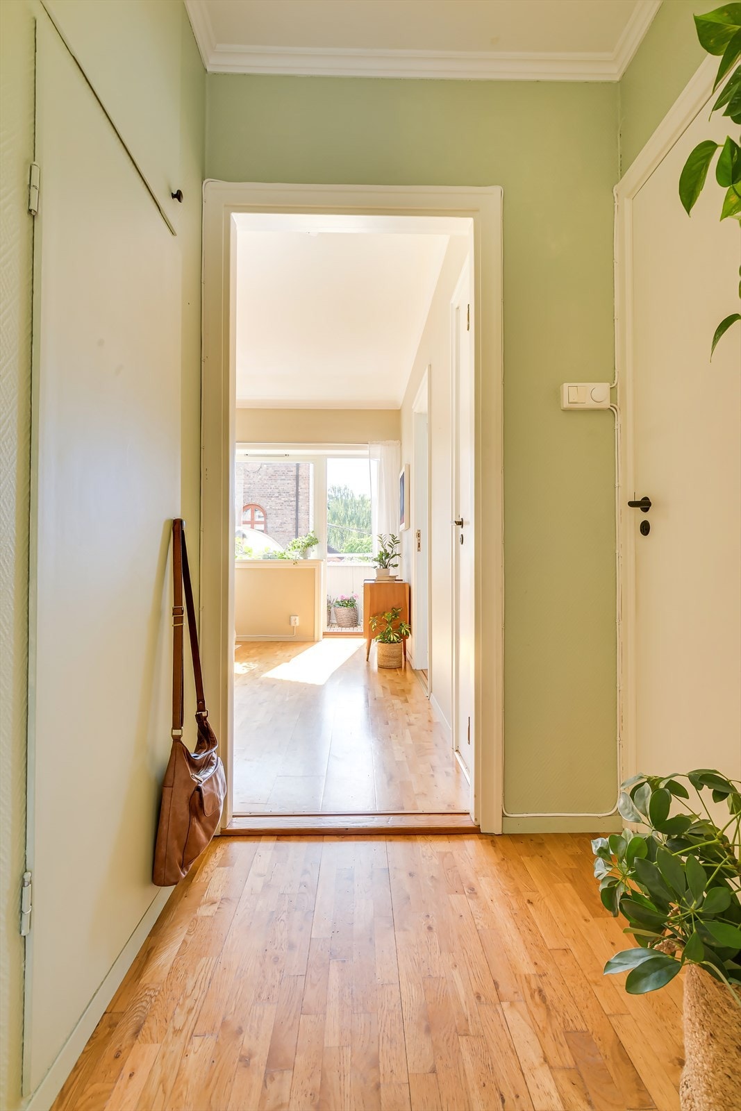 Entré med integrert klesskap Galleribilde