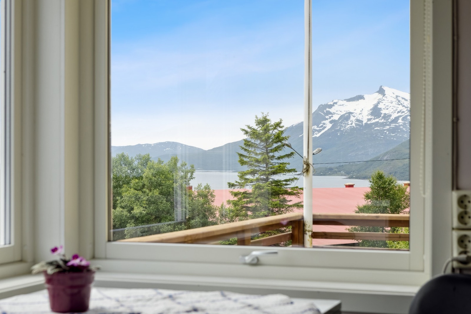 Sentral beliggenhet i Kongsvik - Tjeldsund kommune. Galleribilde