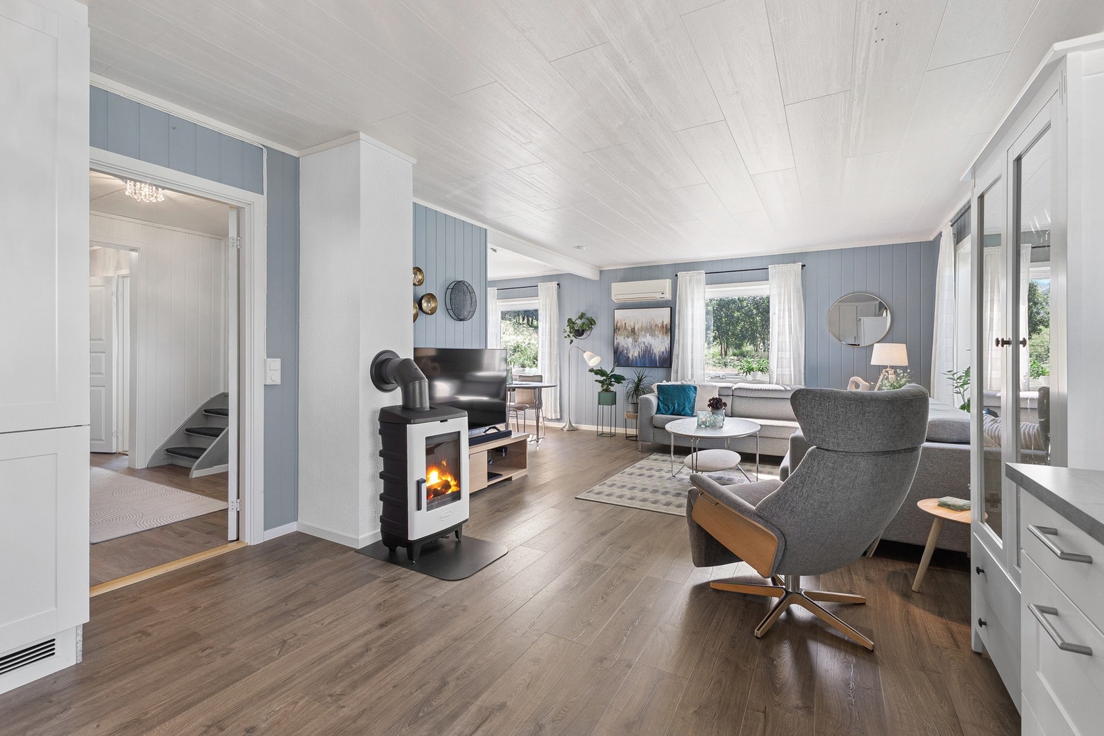 Stuen er inndelt i flere soner slik at man kan innrede etter ønske og behov Galleribilde