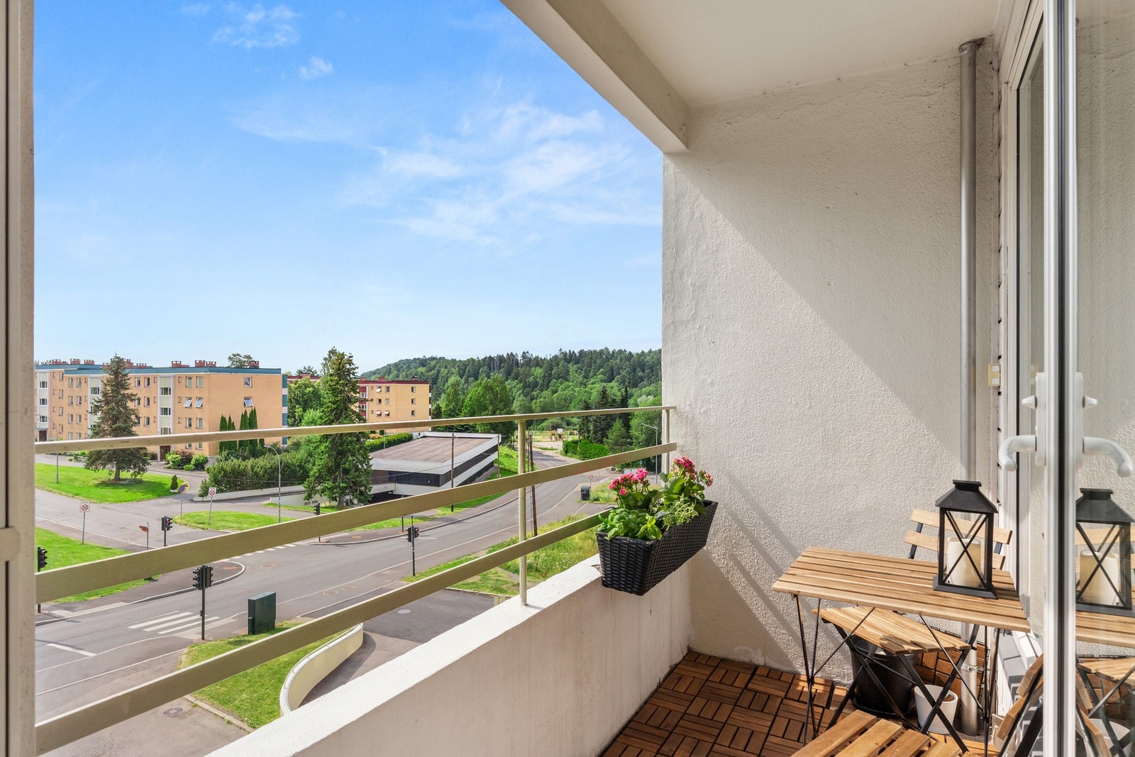 Velkommen til Haakon Tveters vei 8! Presentert av Privatmeglere Fridtjof Sparbo og Marius Semmerud Berg. Galleribilde