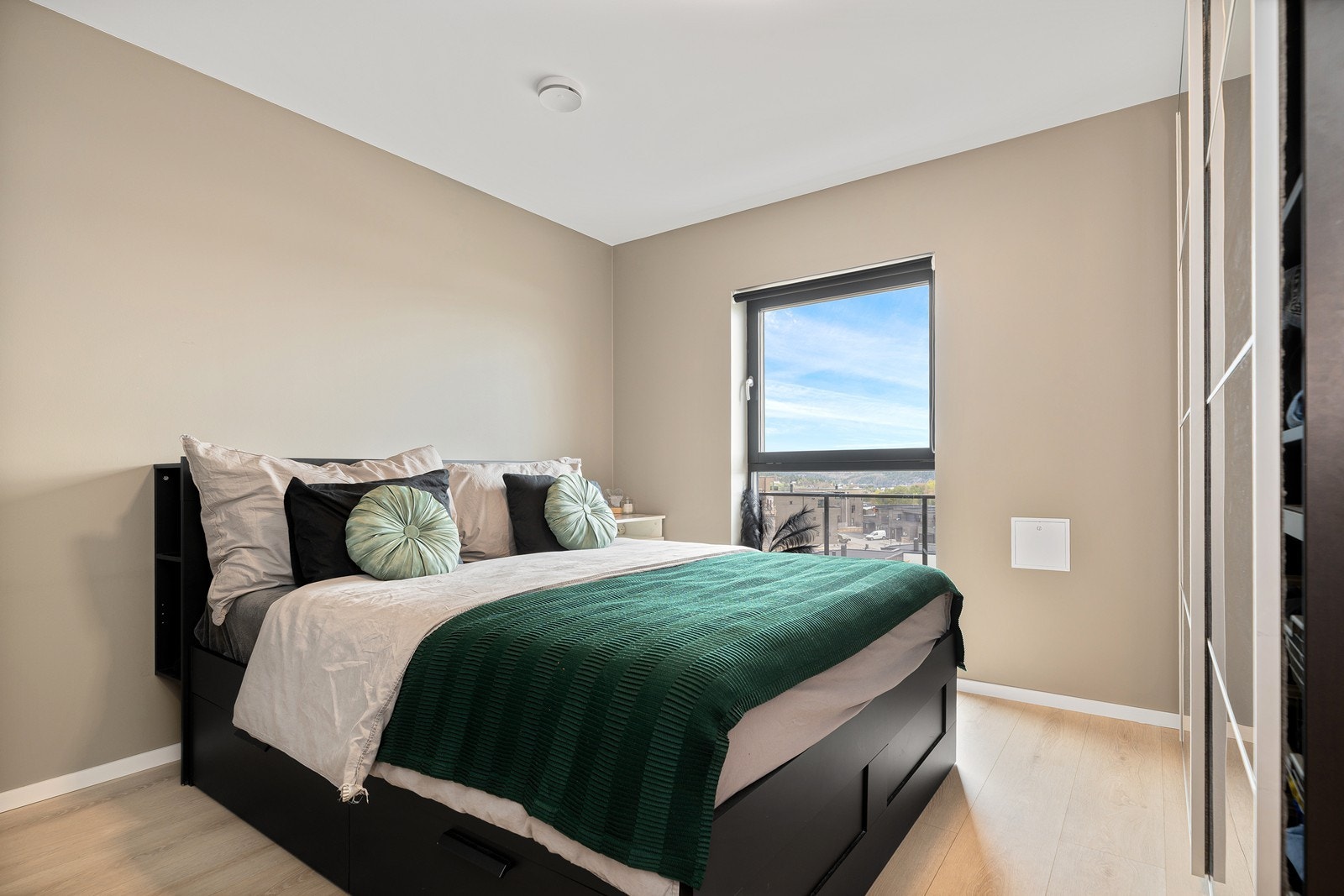 2 soverom i underetasjen (6 totalt i boligen) Galleribilde