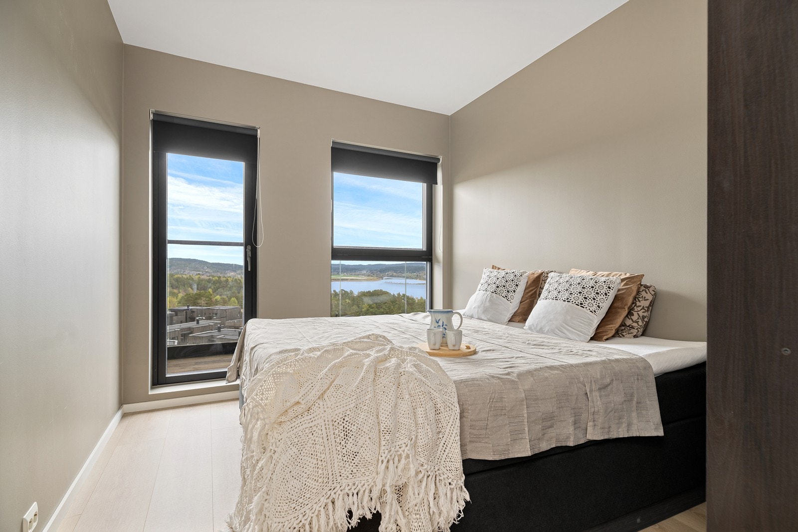 Soverom II (Begge soverom med har varmefolie på gulv - Med smartstyring) Galleribilde