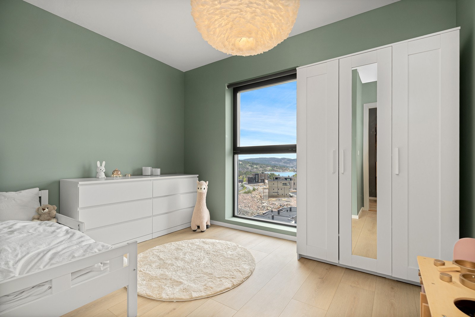 Soverom II - malt i lun grønnfarge Galleribilde