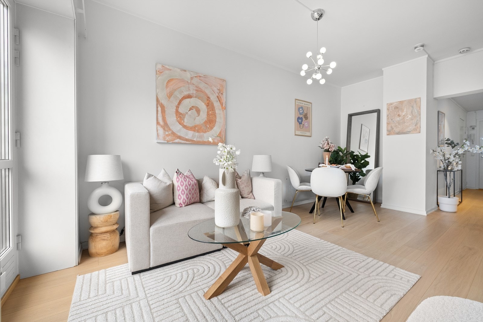 Bredbånd/internett fra NextGenTel er inkludert i felleskostnadene. Dagens hastighet er 400/400 Mbps, og fra 1. juli 2026 økes hastigheten til 1000/1000 Mbps uten prisøkning. Galleribilde