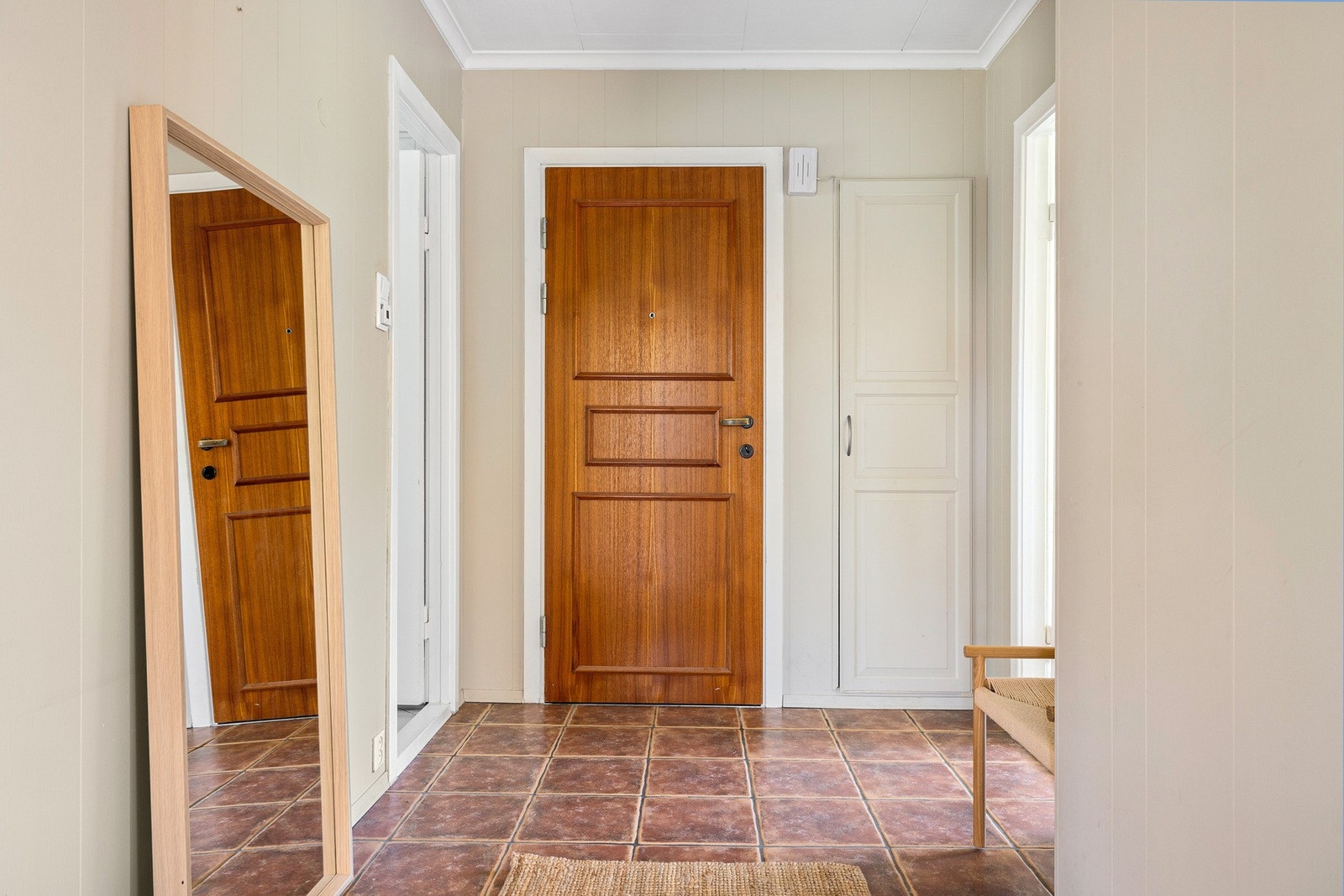 God plass til klesoppheng og oppbevaring av sko. Galleribilde