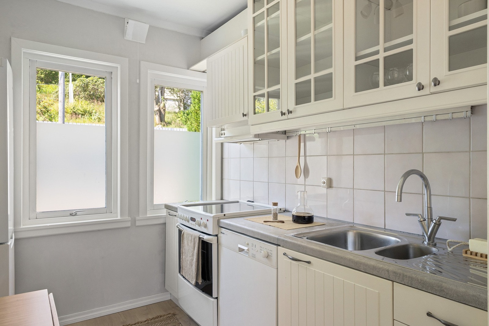 Videre har leiligheten et separat kjøkken. Galleribilde