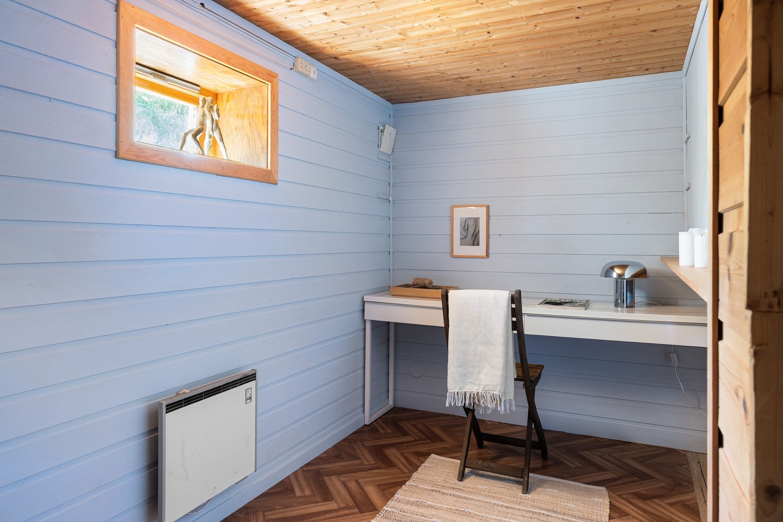 Leiligheten disponerer hele tre boder i fellesareal, hvorav to i kjeller og én på loft. Galleribilde