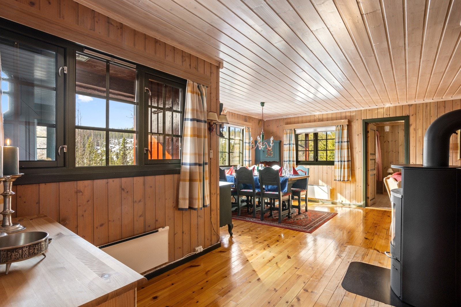 Koselig stue som enkelt lar seg innrede etter ønske og behov Galleribilde