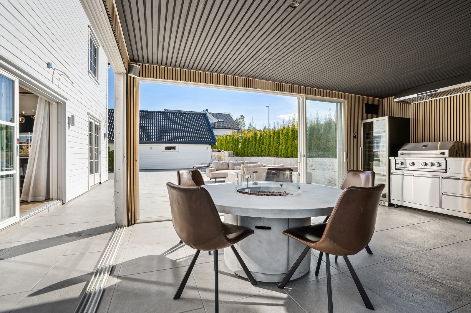 Vinterhagen fremstår meget lys og luftig. Galleribilde