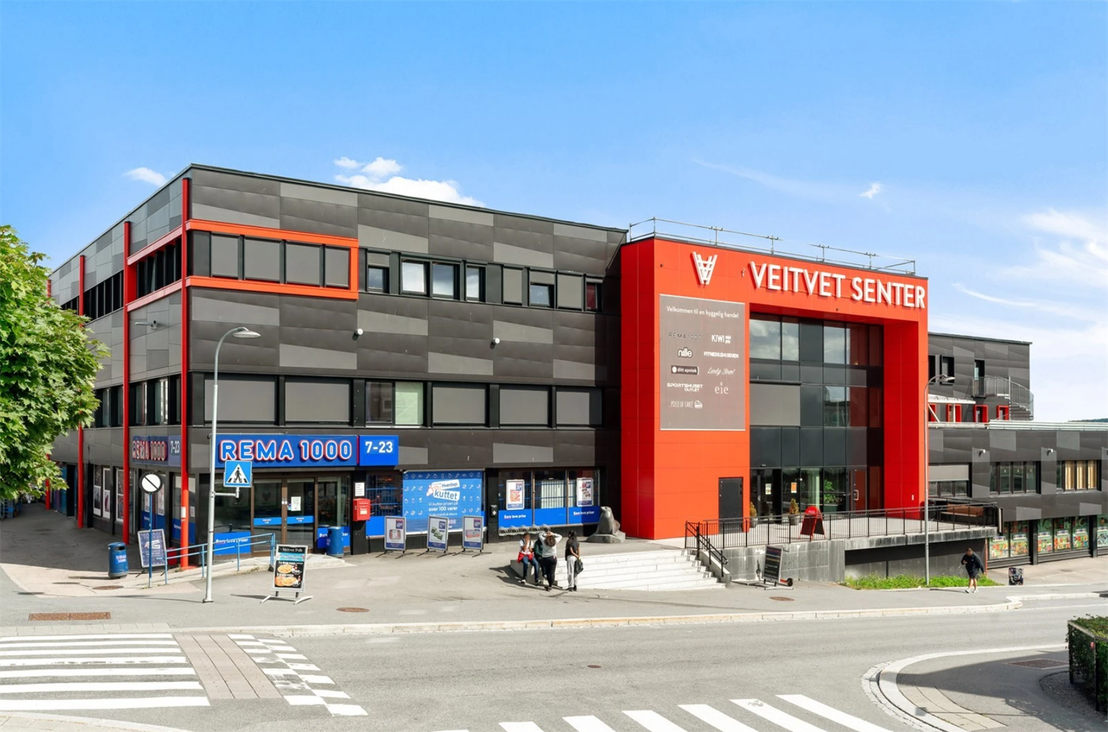 Umiddelbar nærhet til Veitvet senter. Godt utviklet offentlig kommunikasjonstilbud med både buss og T-bane. Nærmeste holdeplass for T-bane er Veitvet med linje 4 og 5. Galleribilde