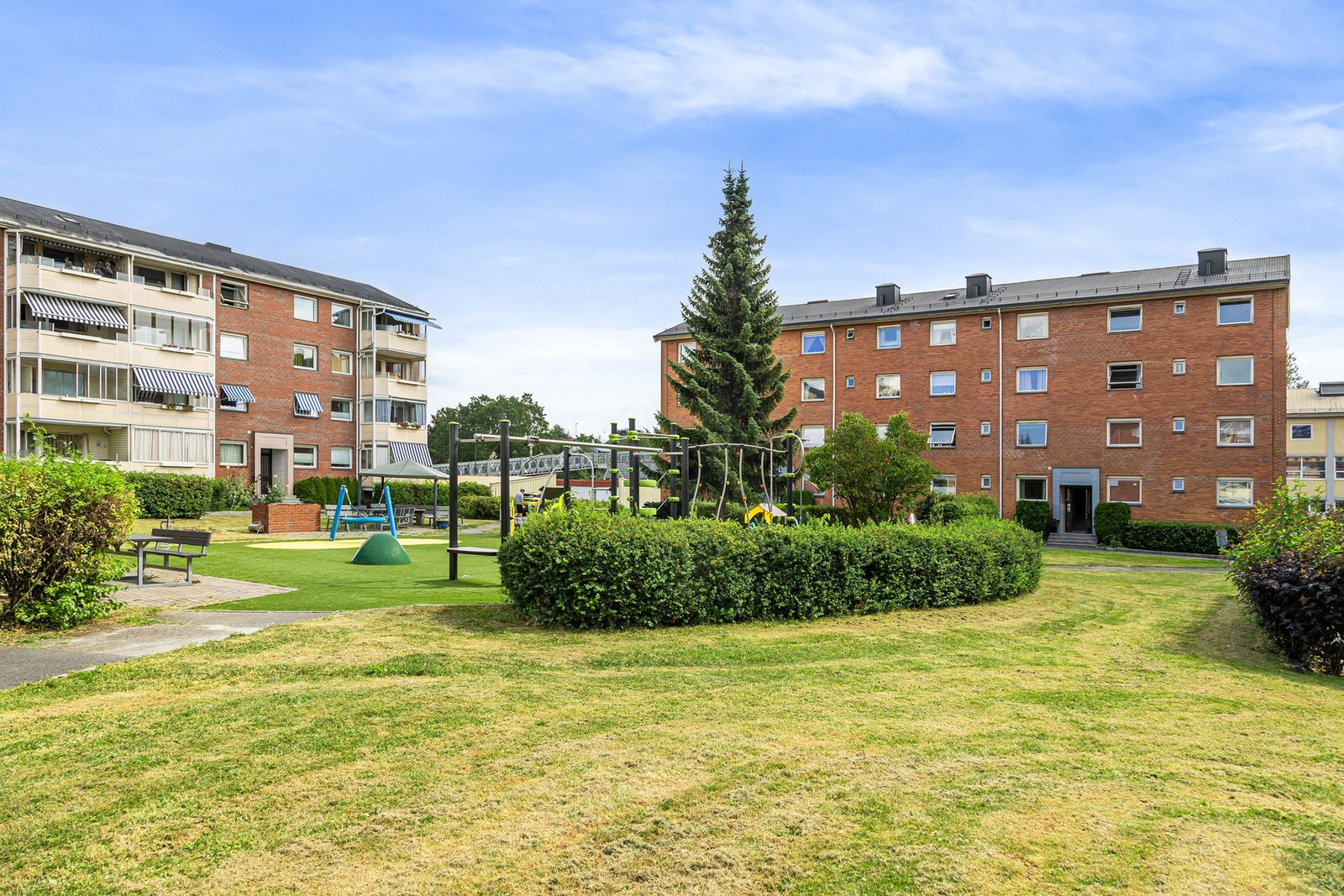 Karl Staaffs vei er en hyggelig blindvei i grønne omgivelser. Galleribilde