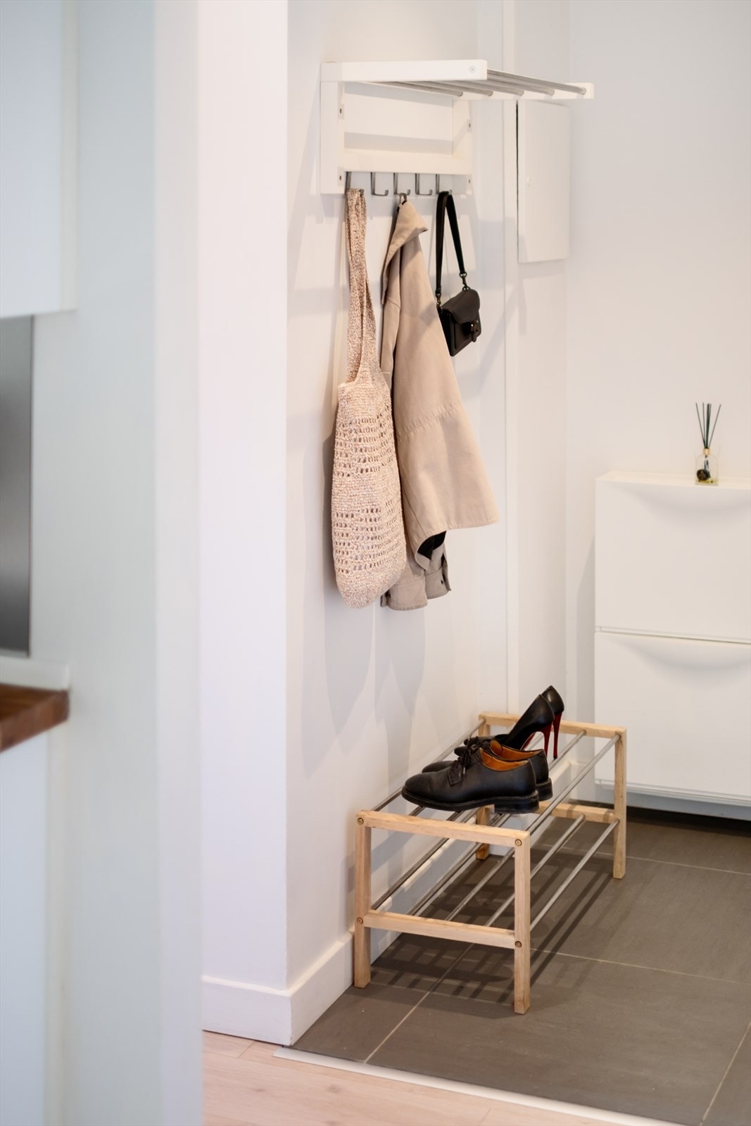 - God plass til sko og yttertøy - Galleribilde