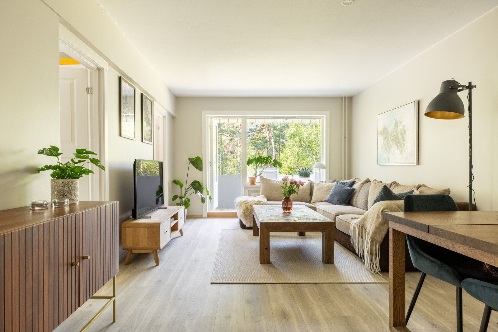 Leiligheten er lys og delikat med moderne standard. Galleribilde