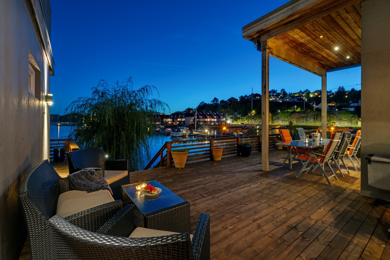 Kunne du tenke deg å bo ved sjøen, og allikevel ha kort vei til alt ! Galleribilde