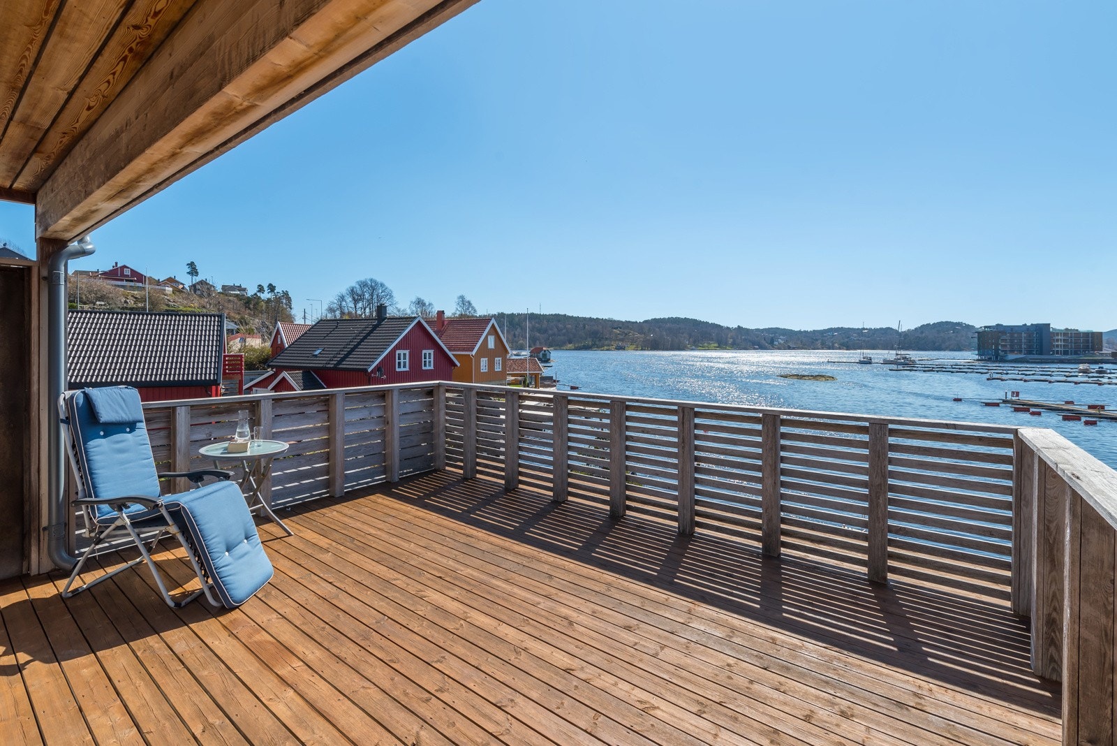 Fantastiske sol og utsiktsforhold fra balkongen i 2. etg. Galleribilde