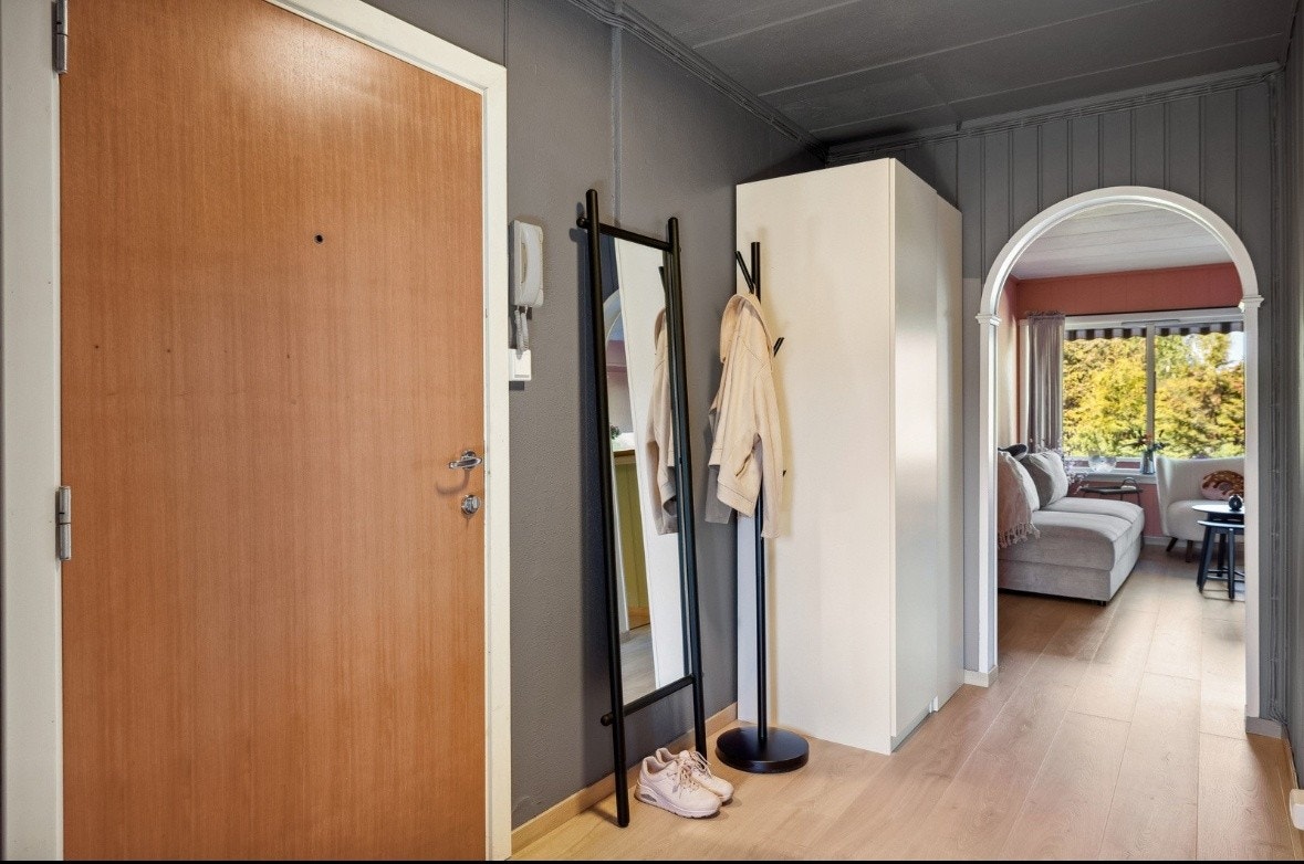 Inngangsparti med noe oppbevaring Galleribilde