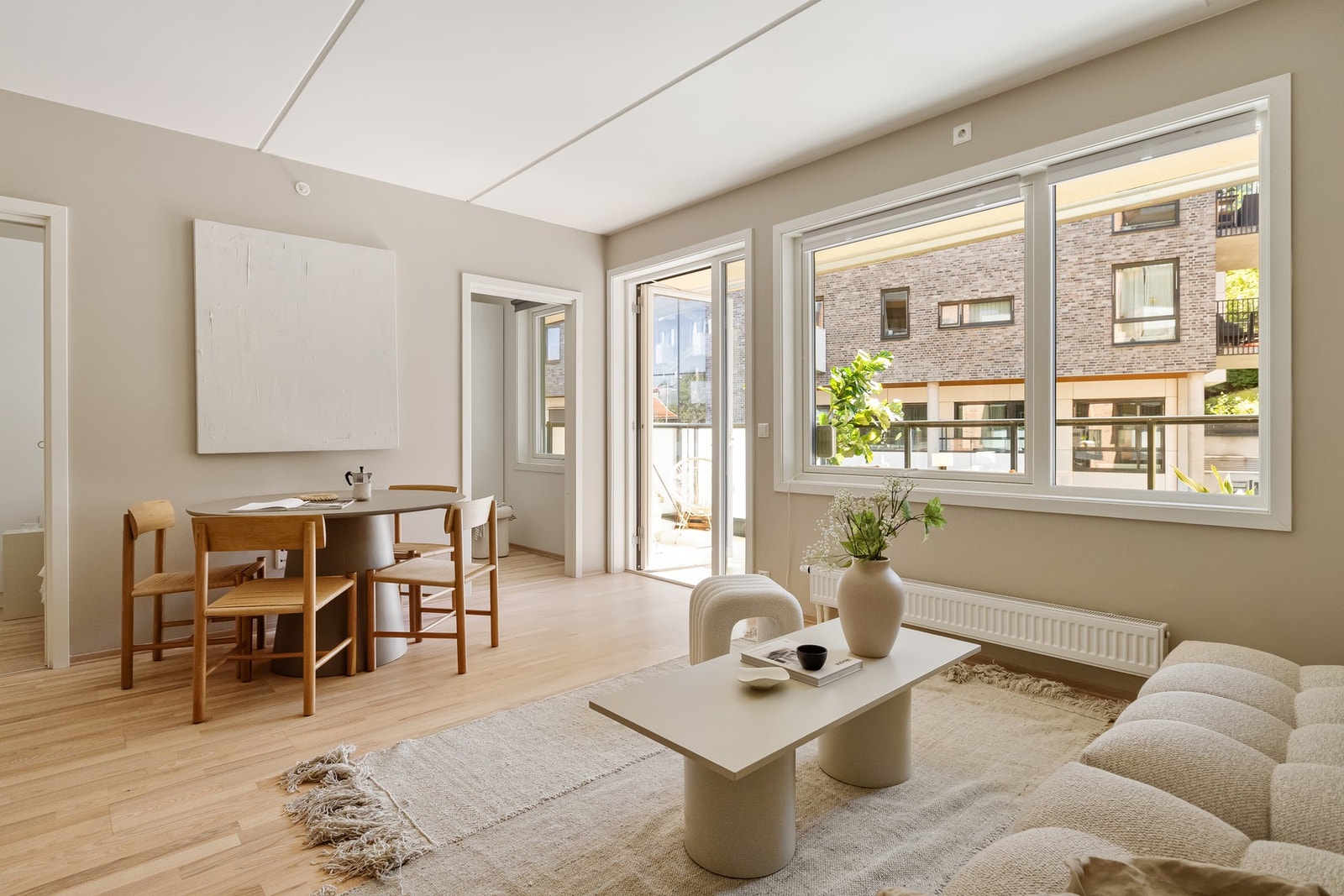 Leiligheten er lys og delikat med en god planløsning. Galleribilde