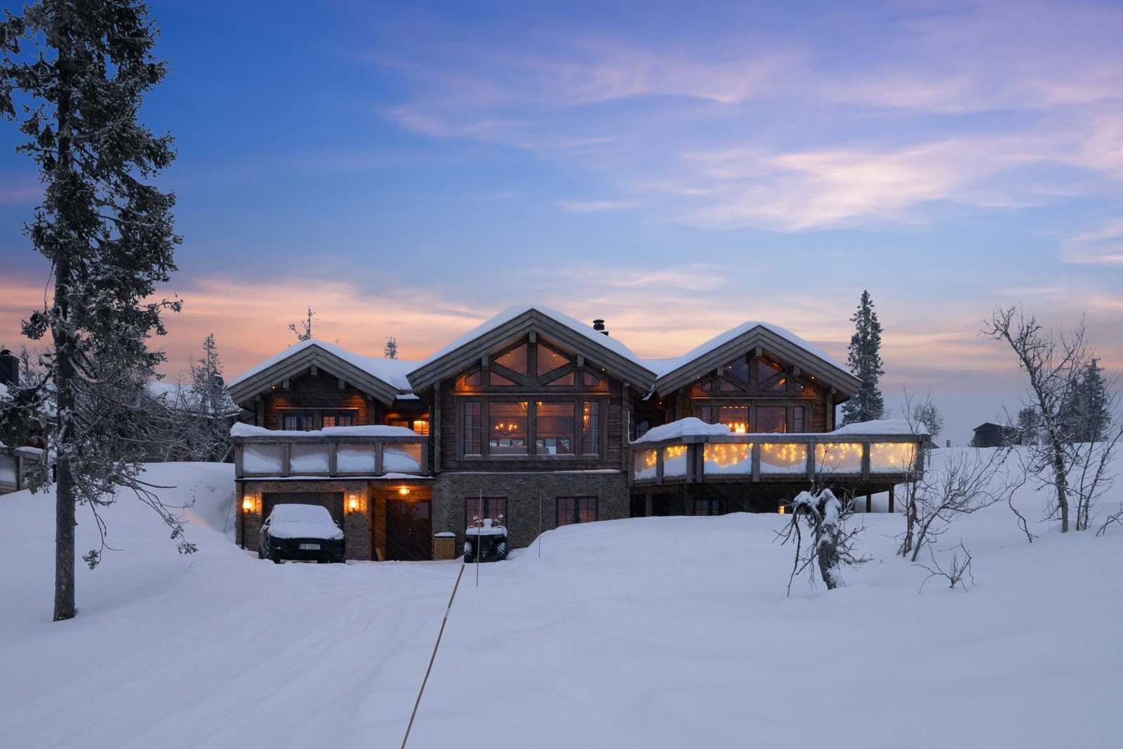 PrivatMegleren Lillehammer v/ Stig Svartor ønsker velkommen til Kvitfjell Vest og denne flotte hytta i Svartskardvegen 198. Galleribilde