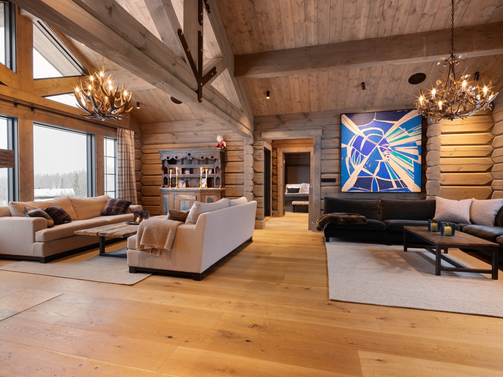 Stuen er enkel å innrede med ulike møbleringsmuilgheter. Galleribilde