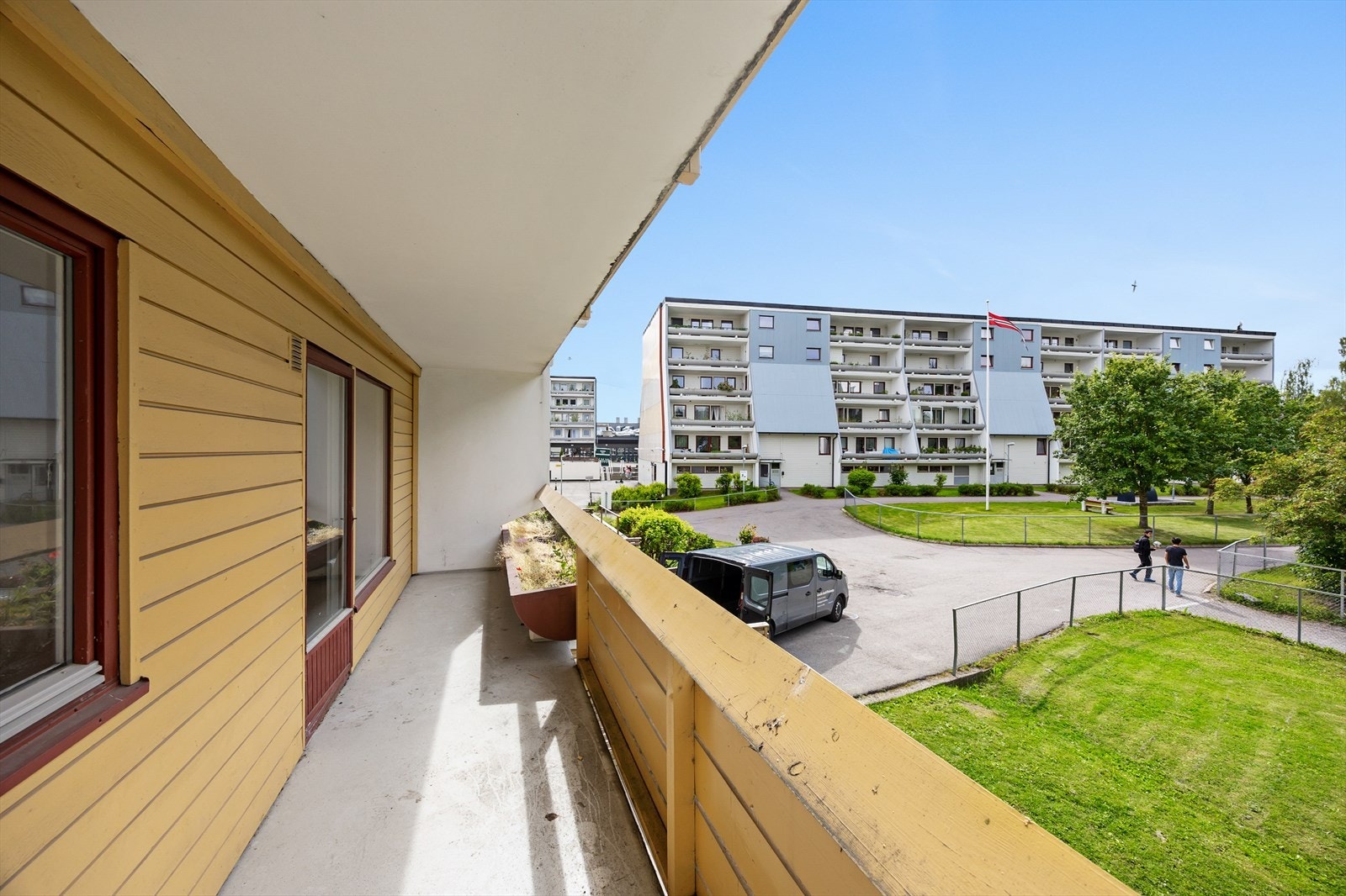 Balkongen gir gode muligheter for å nyte ettermiddagssolen og rolige omgivelser. Galleribilde