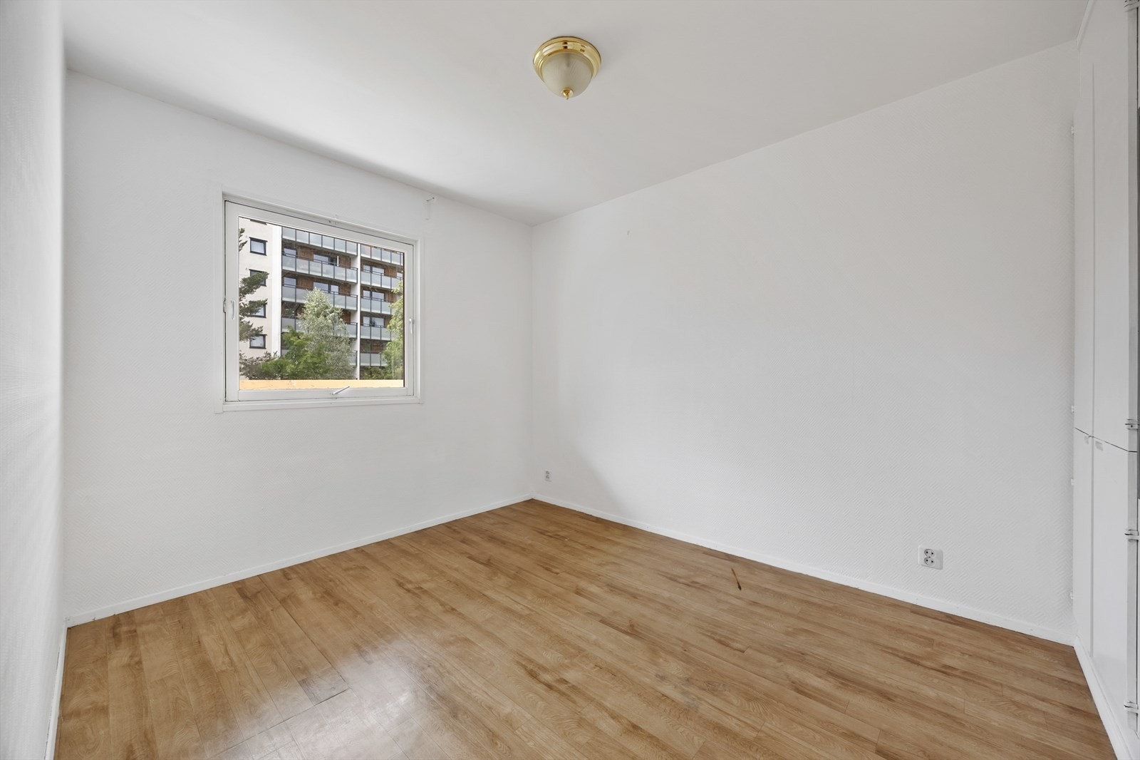 Soverommet tilbyr rolig atmosfære og god plass for dobbeltseng og garderobe. Galleribilde