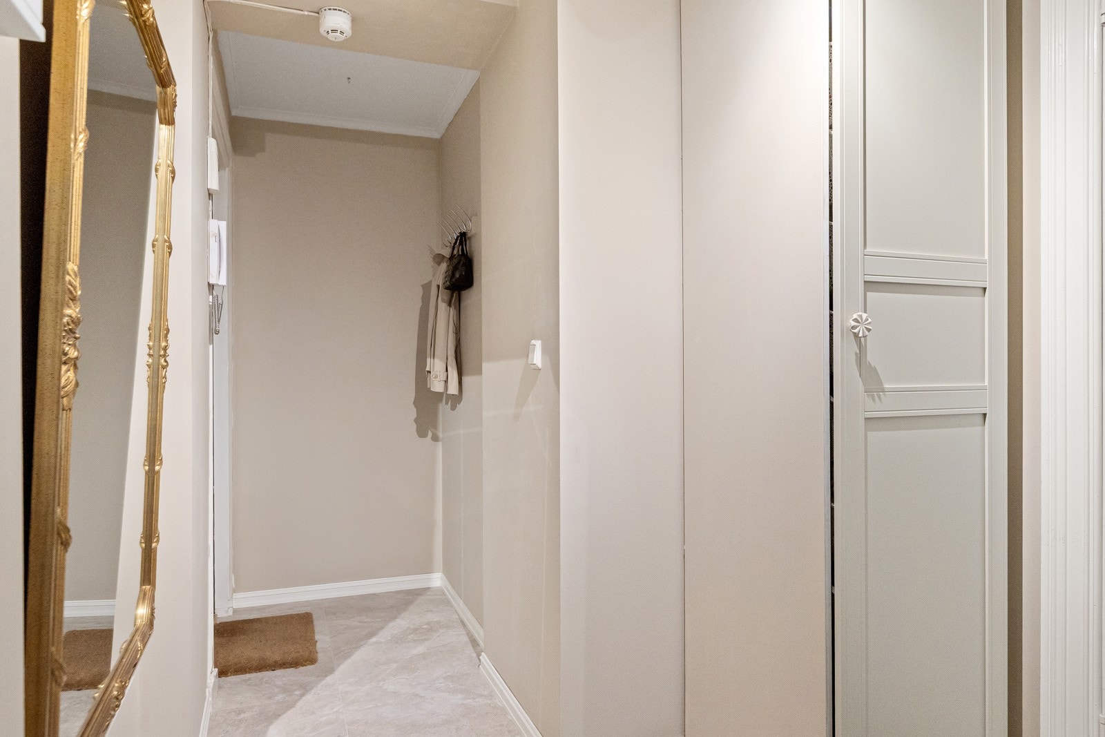 Et hyggelig inngangsparti ønsker deg velkommen hjem Galleribilde