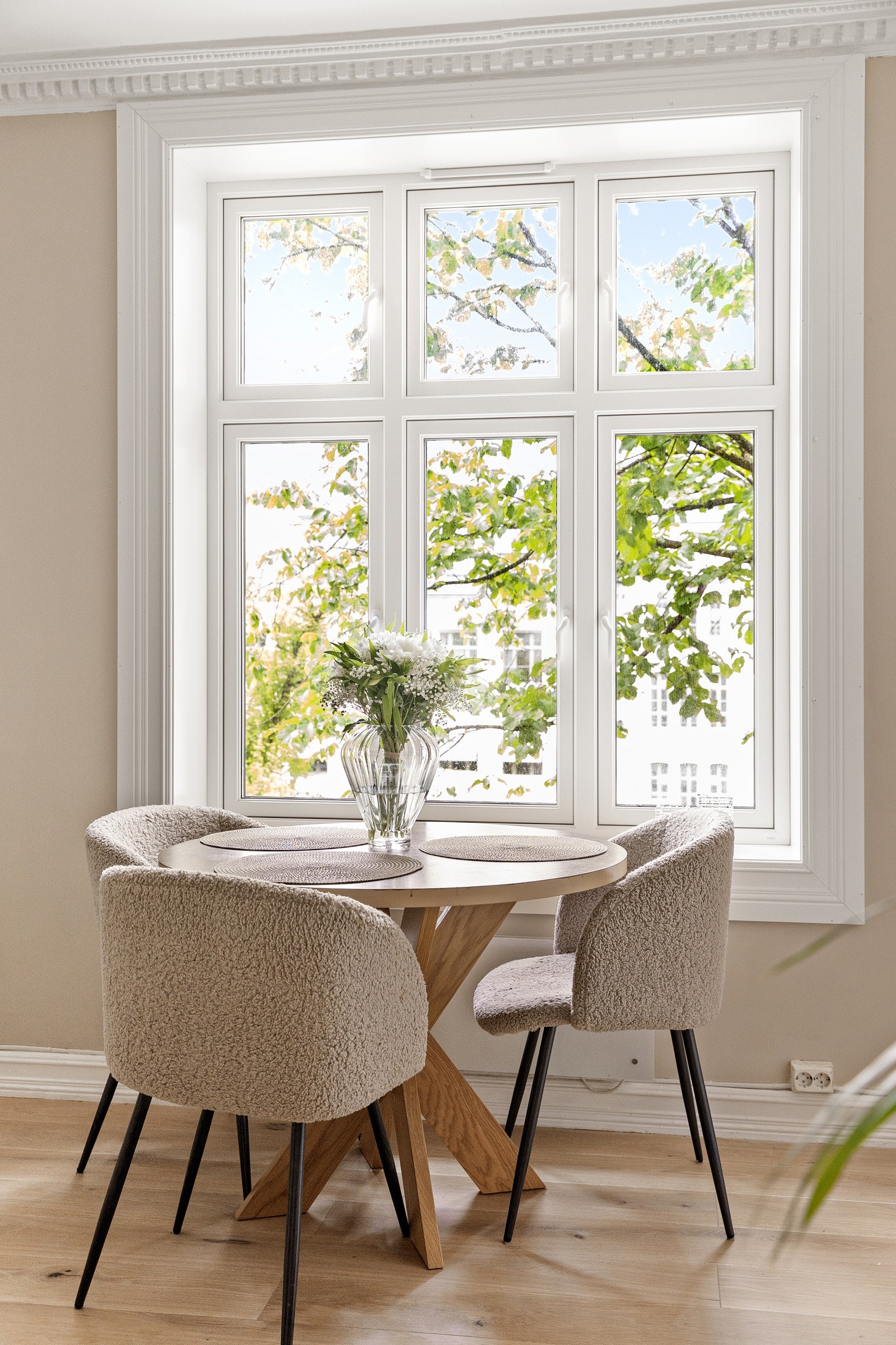 Boligen ligger rolig til og er skjermet for innsyn Galleribilde