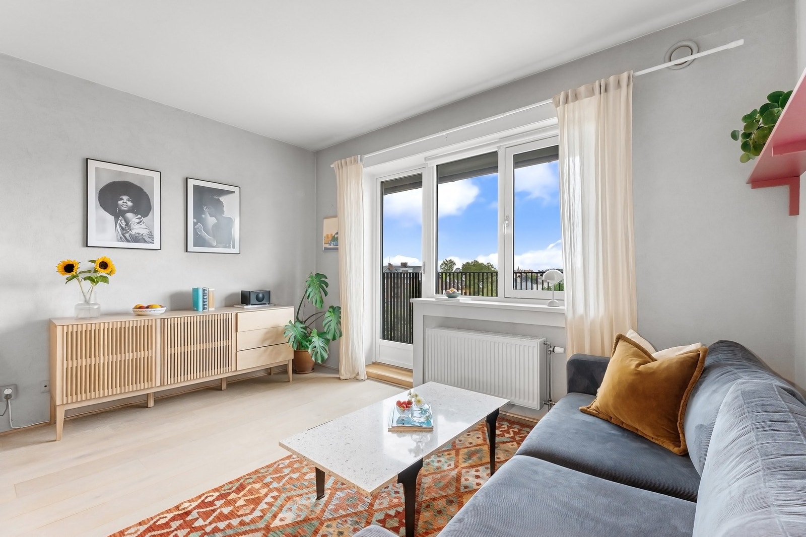 Vinduene ble skiftet i 2018 og byr på rikelig med dagslys. Galleribilde