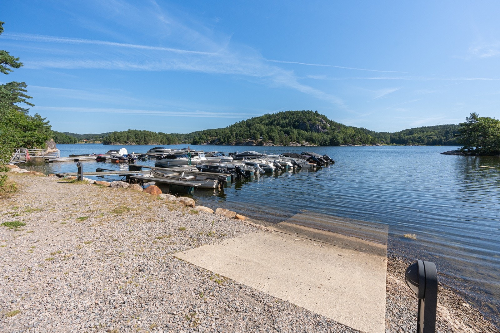 Båthavna har slipp for sjøsetting av båter Galleribilde