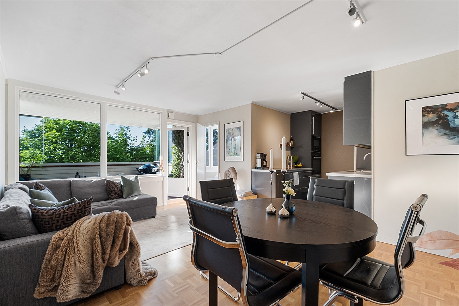 - En hyggelig og romslig 2-roms andelsleilighet med sentral og attraktiv beliggenhet på Tveita - Galleribilde