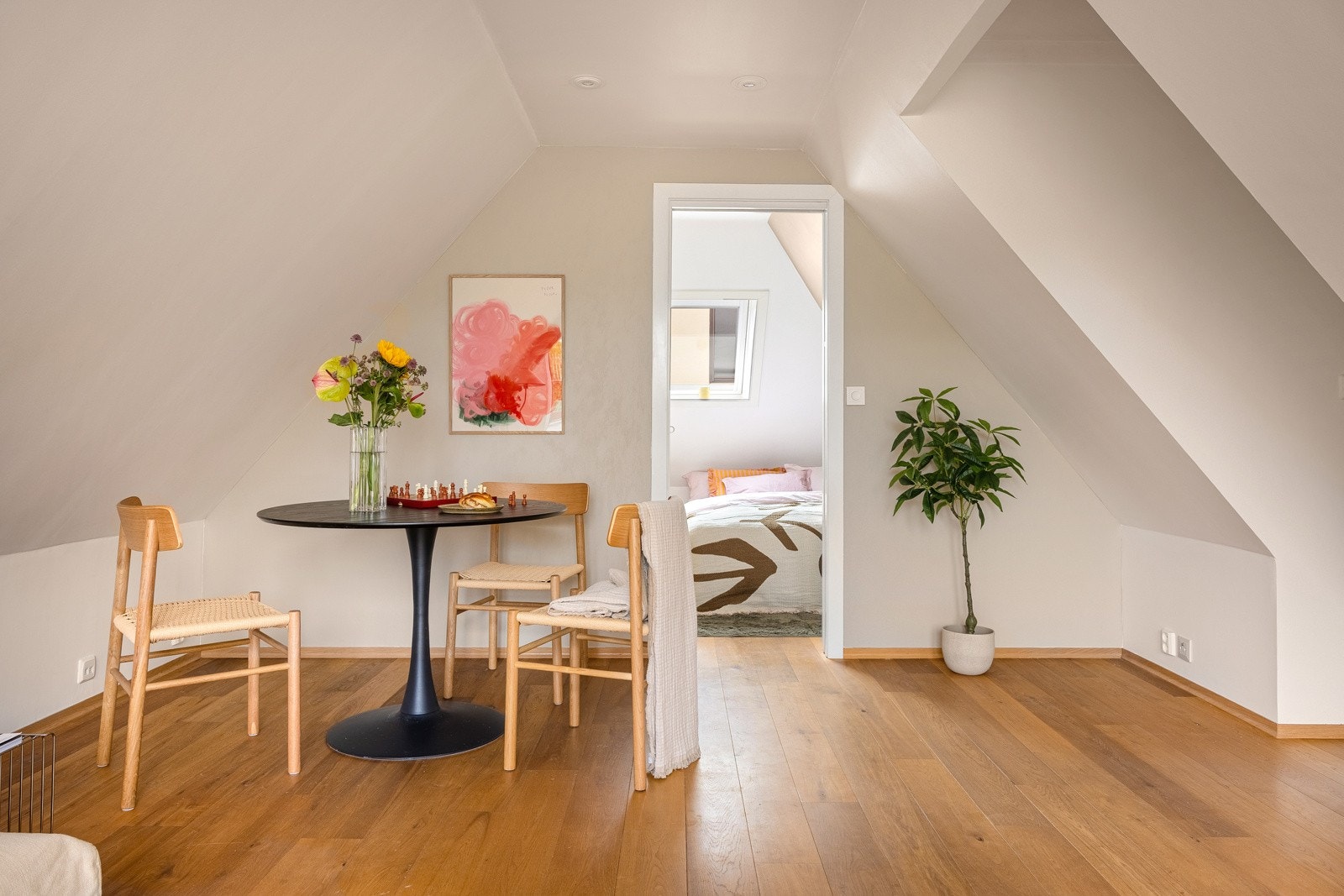 Her er det også god plass til spisebord. Galleribilde