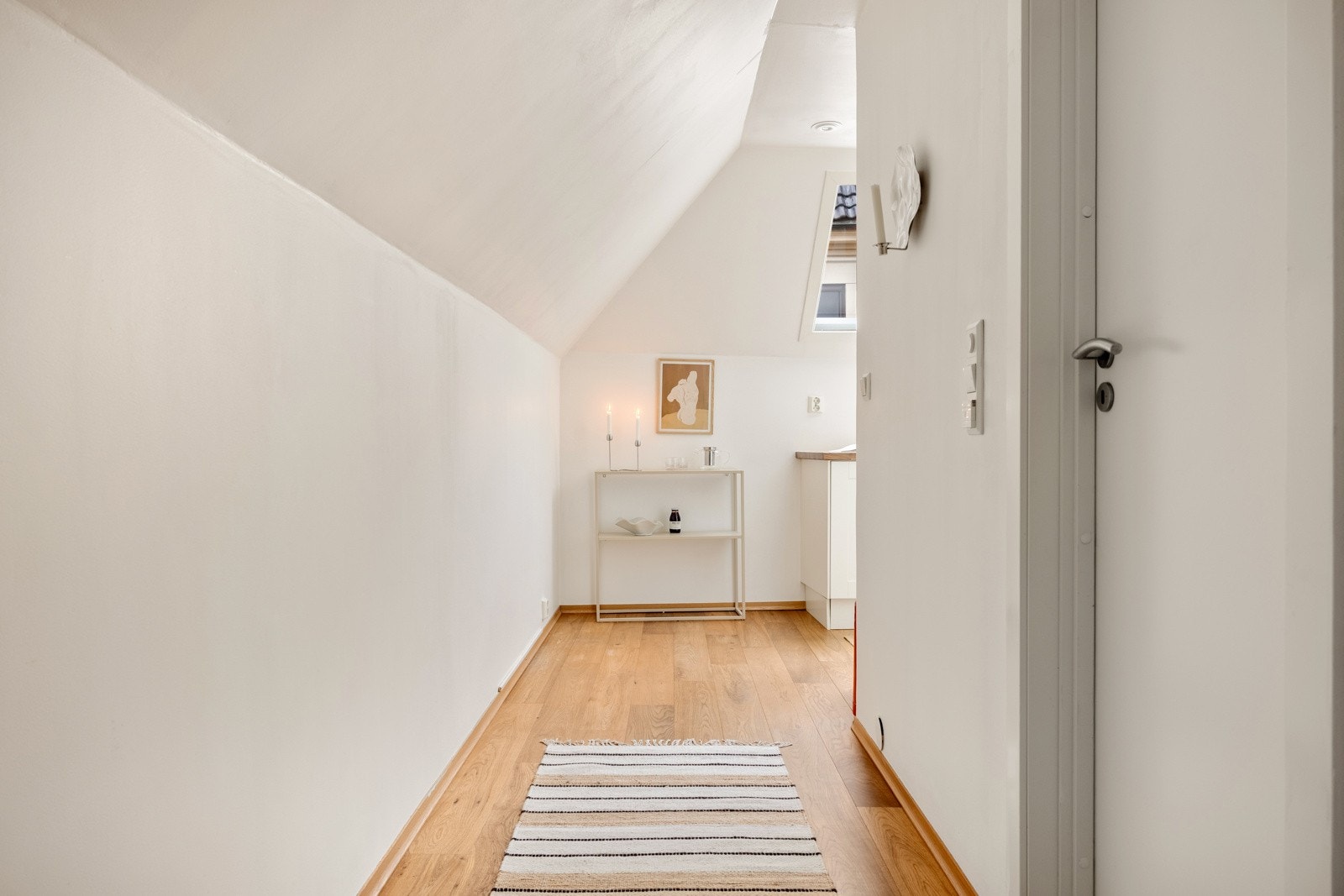 Her er det også tilgang til badet, og kjøkkenet. Galleribilde