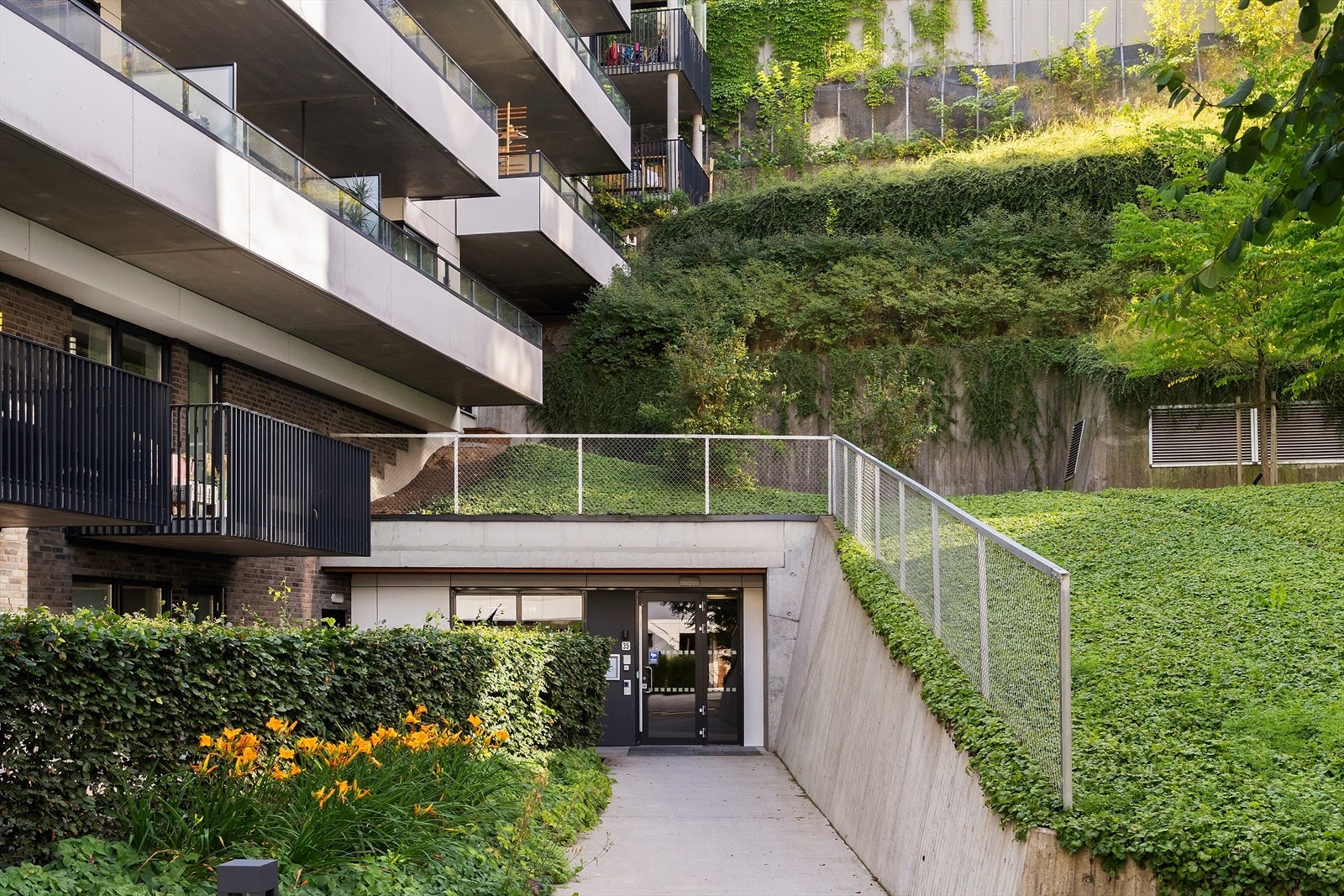 Sameiet består av 189 seksjoner og er tilknyttet Kværnerbyen velforening, som jevnlig arrangerer sosiale aktiviteter for beboerne Galleribilde