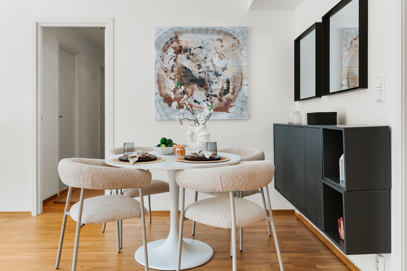 Selgers ord: "Bygget har fantastisk lydisolasjon - du hører ikke naboene" Galleribilde