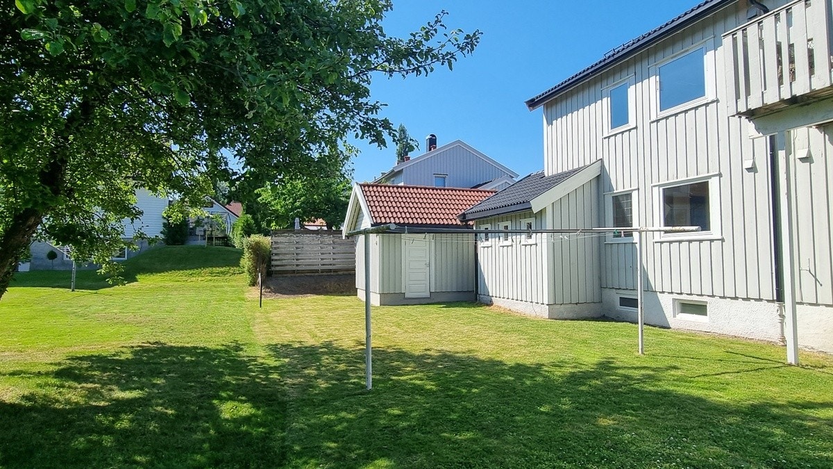 Hage 2 - Baksiden Galleribilde