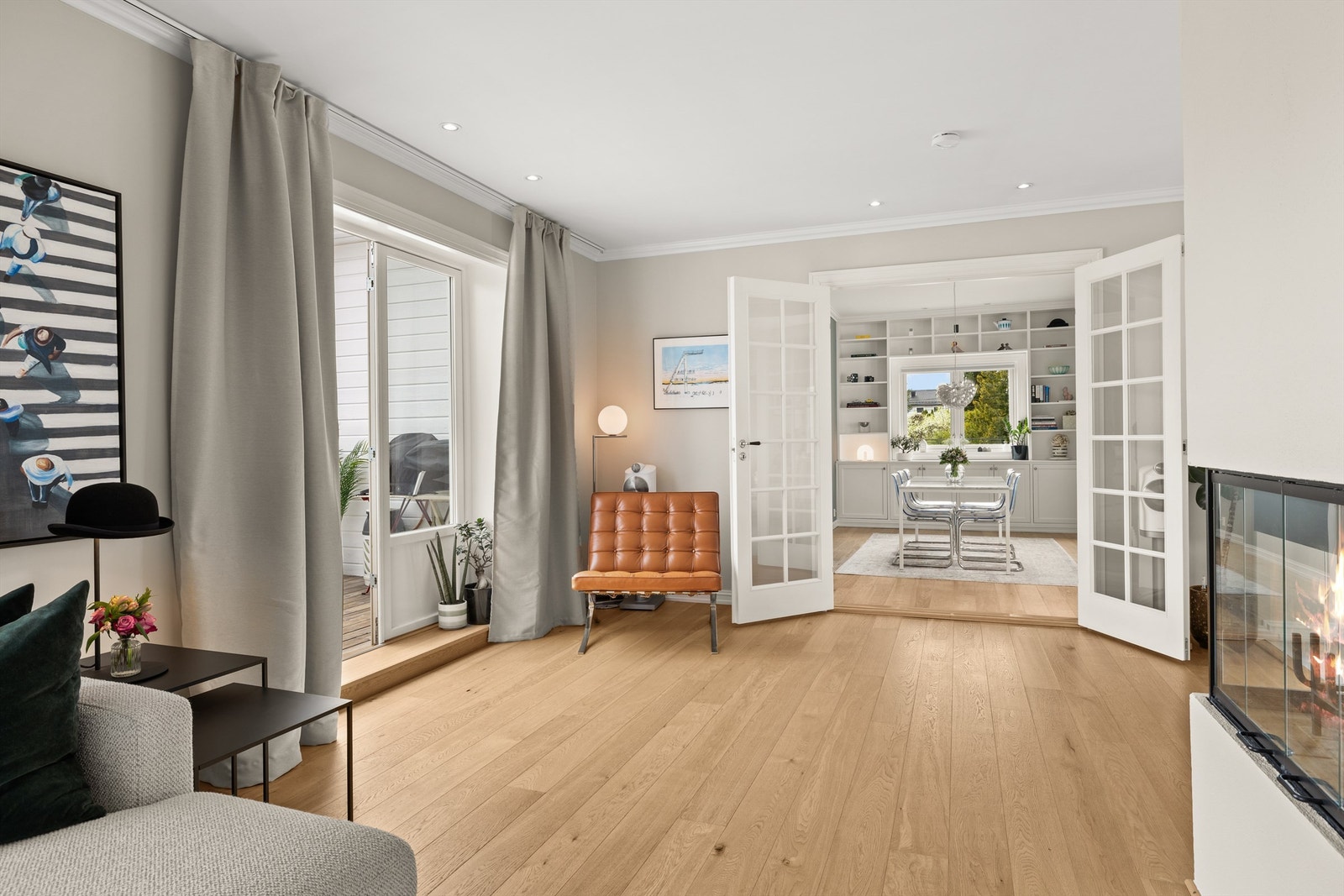 Velkommen til Vangen 11 - Solrik og lekker del av 4-mannsbolig | 3 sov | Peis | 2 balkonger | Hage | Garasje Galleribilde