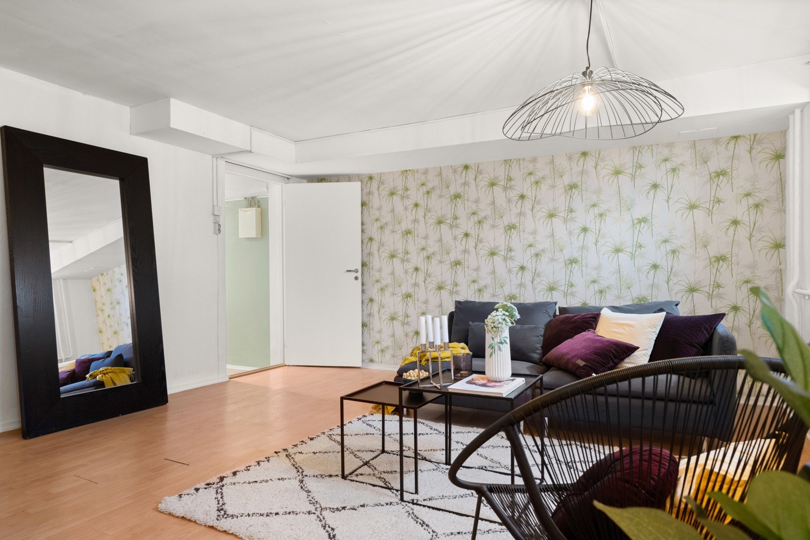 Stuen har gode møbleringsmuligheter. Galleribilde