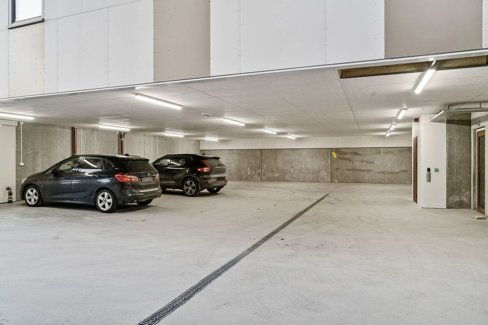 Parkering i felles carport Galleribilde