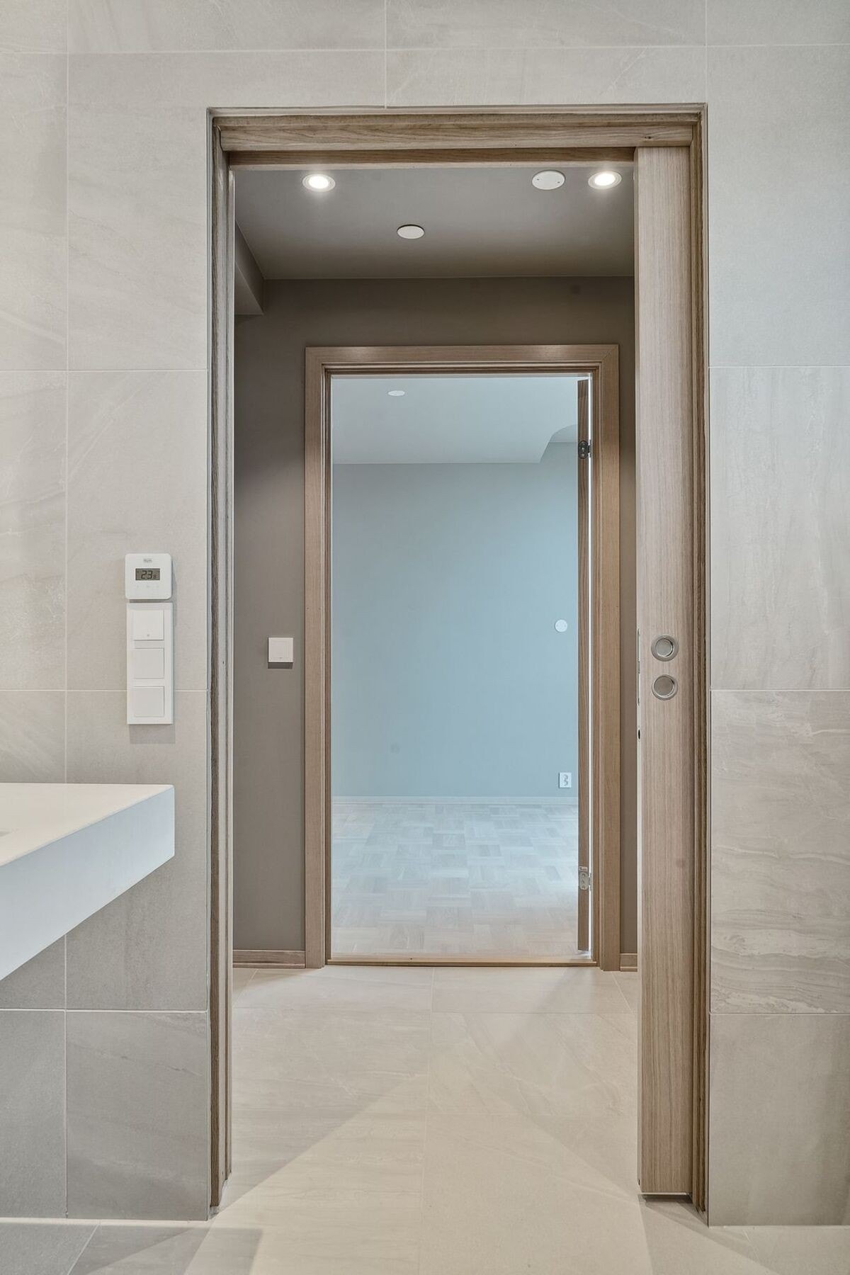 I mellom badet og soverommet er det mulig å etablere en walk-in garderobe. Galleribilde