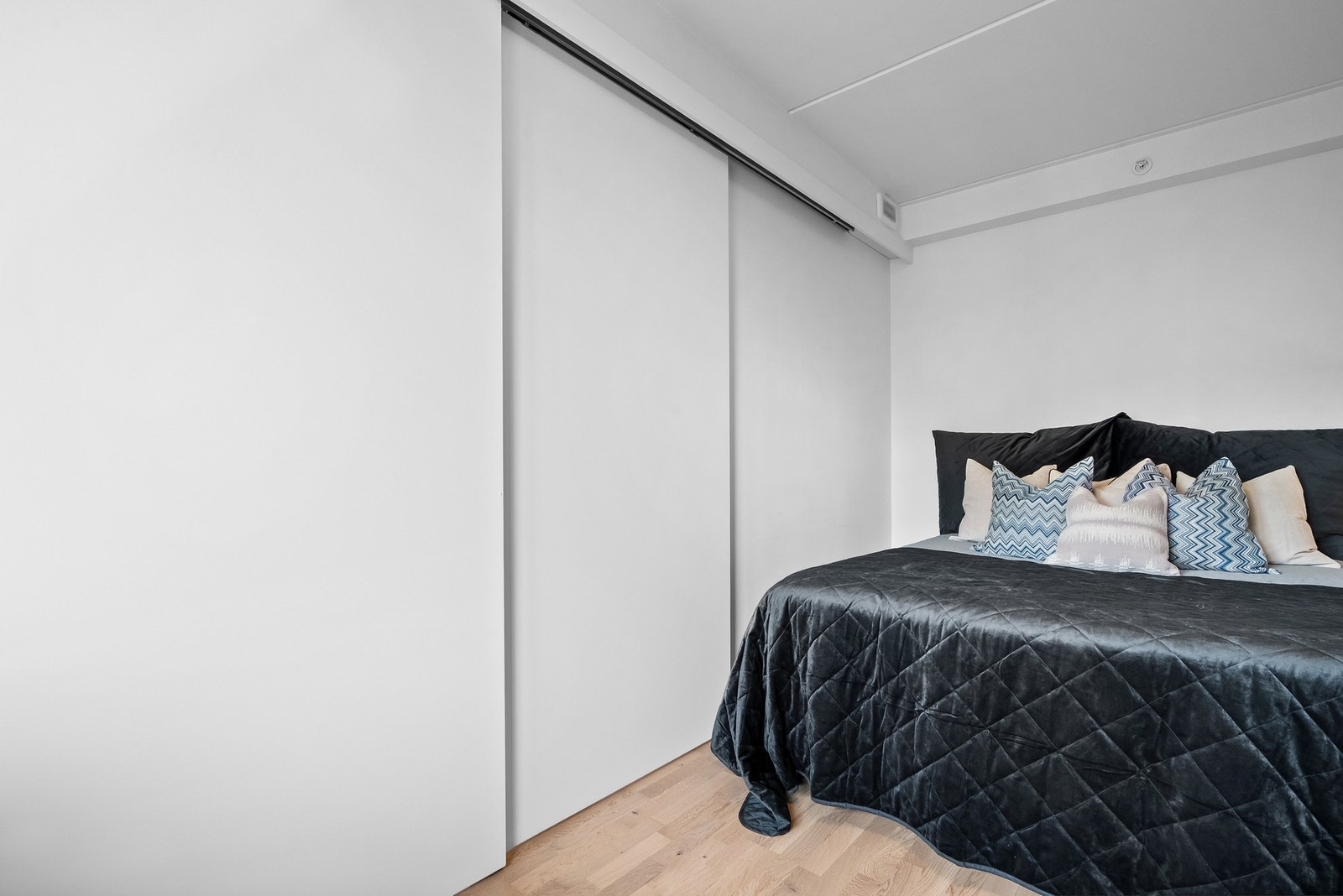 Skyvedører kan lukkes helt eller delvis igjen Galleribilde